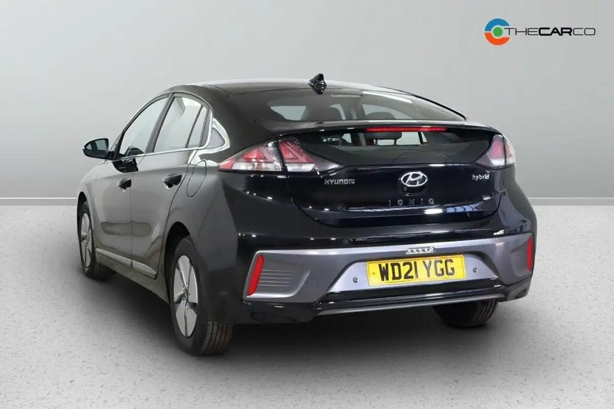 2021-hyundai-ioniq-16-gdi-premium-hybrid-big-3