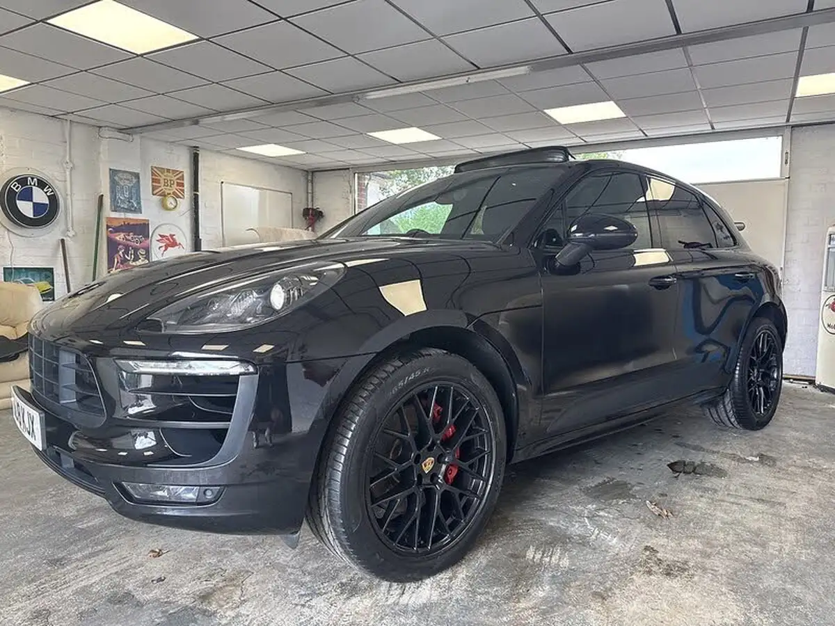 2018-porsche-macan-30-gts-big-5