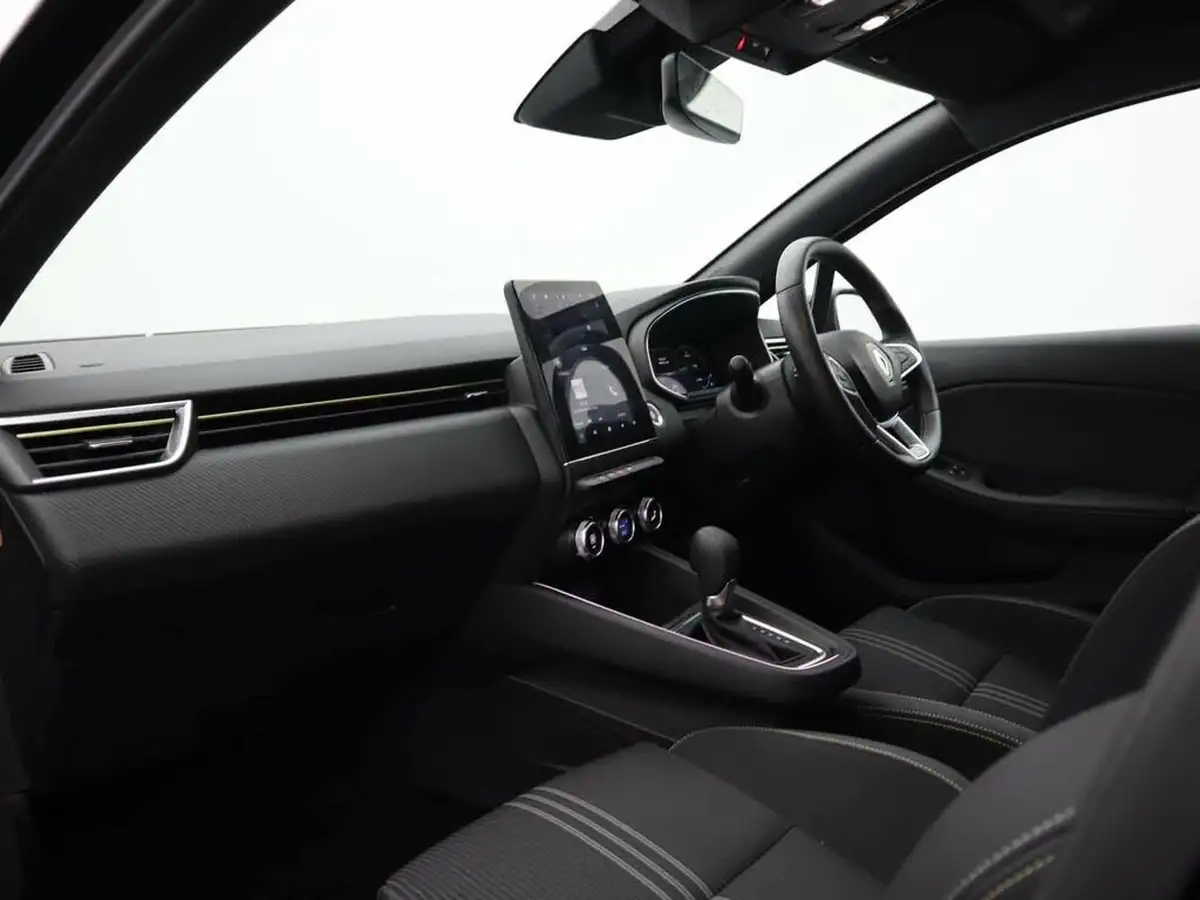 2023-renault-clio-16-engineered-big-9