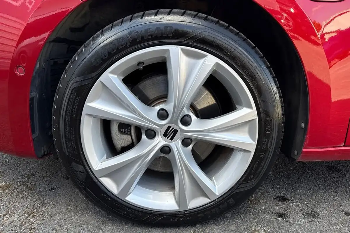 2021-seat-leon-14-e-hybrid-fr-hatchback-big-11