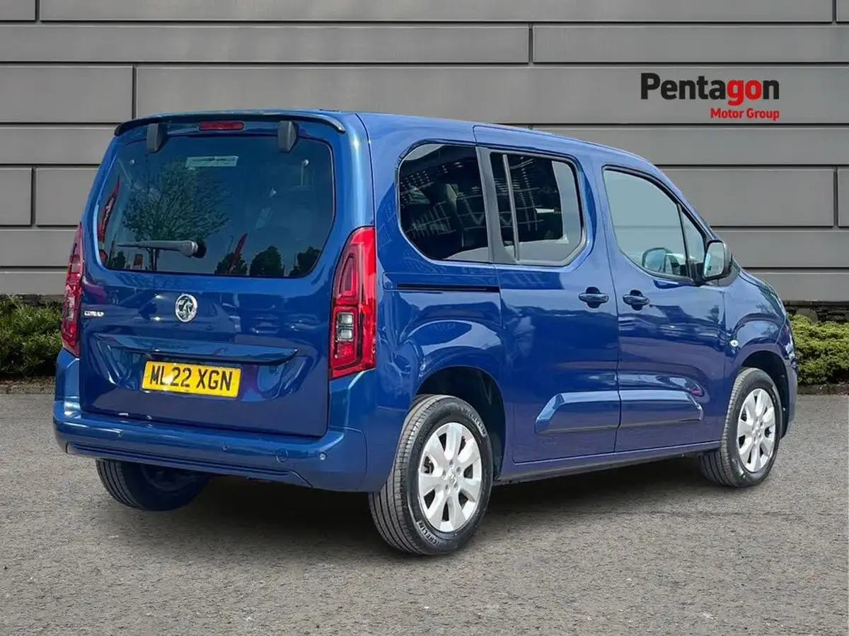 2022-vauxhall-combo-life-15-se-100ps-big-4