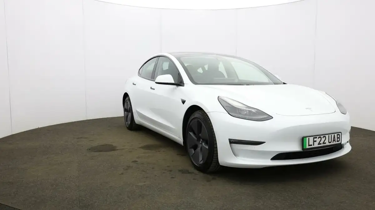 2022-tesla-model-3-e-long-range-big-45