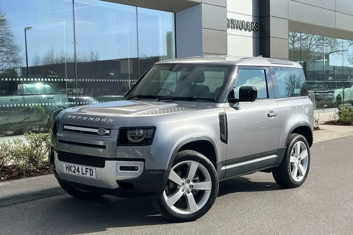 2024-land-rover-90-defender-20-p300-se-big-14
