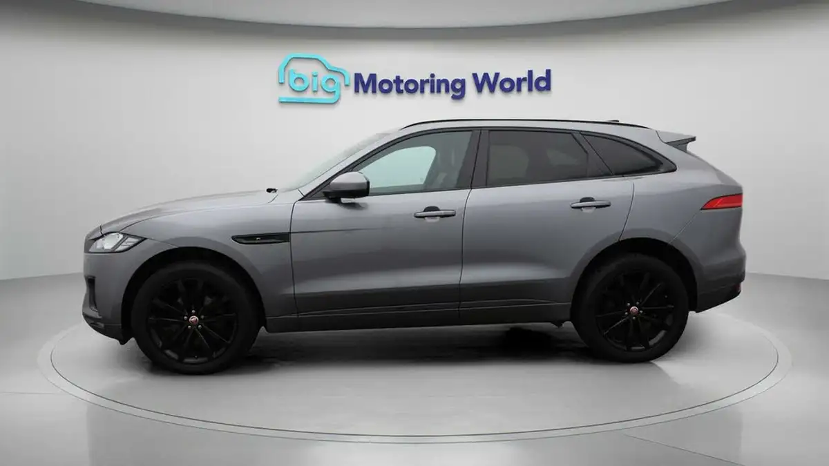 2021-jaguar-f-pace-20-i4d-chequered-flag-180ps-big-4