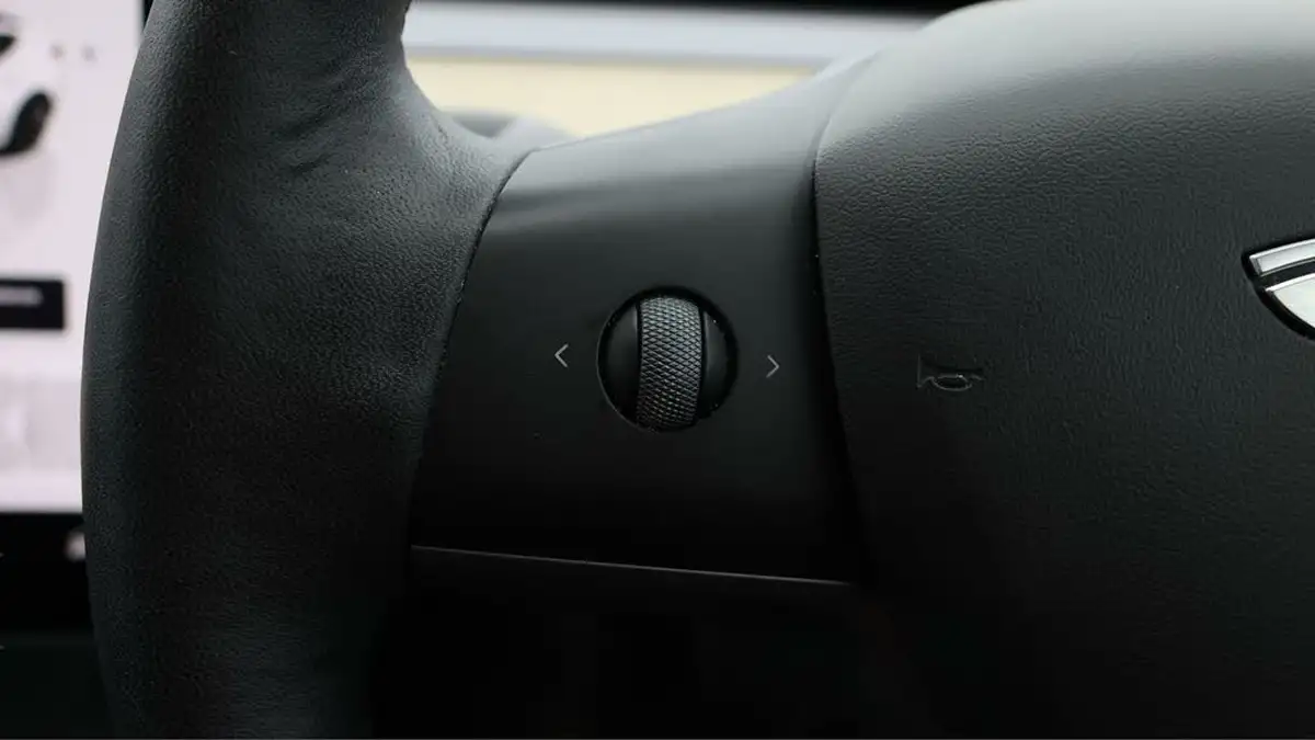2022-tesla-model-3-e-long-range-big-22