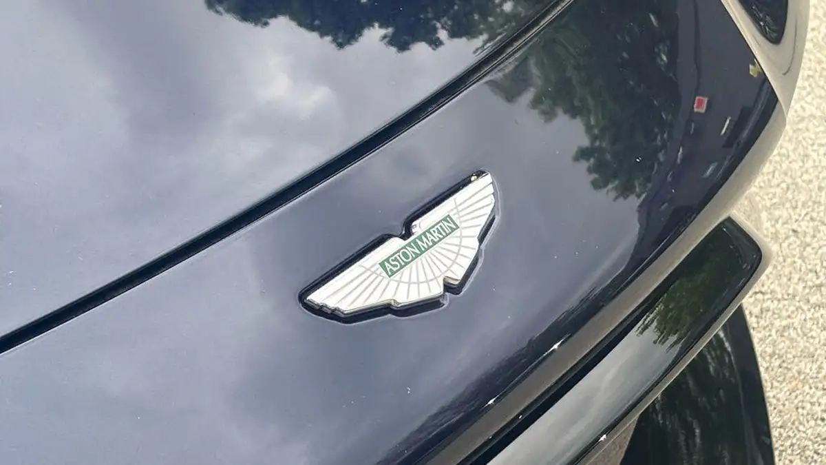 2020-aston-martin-vantage-40-v8-vantage-amr-hero-big-14
