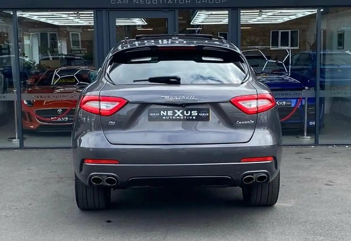2018-maserati-levante-30td-gransport-nerissimo-edition-big-8