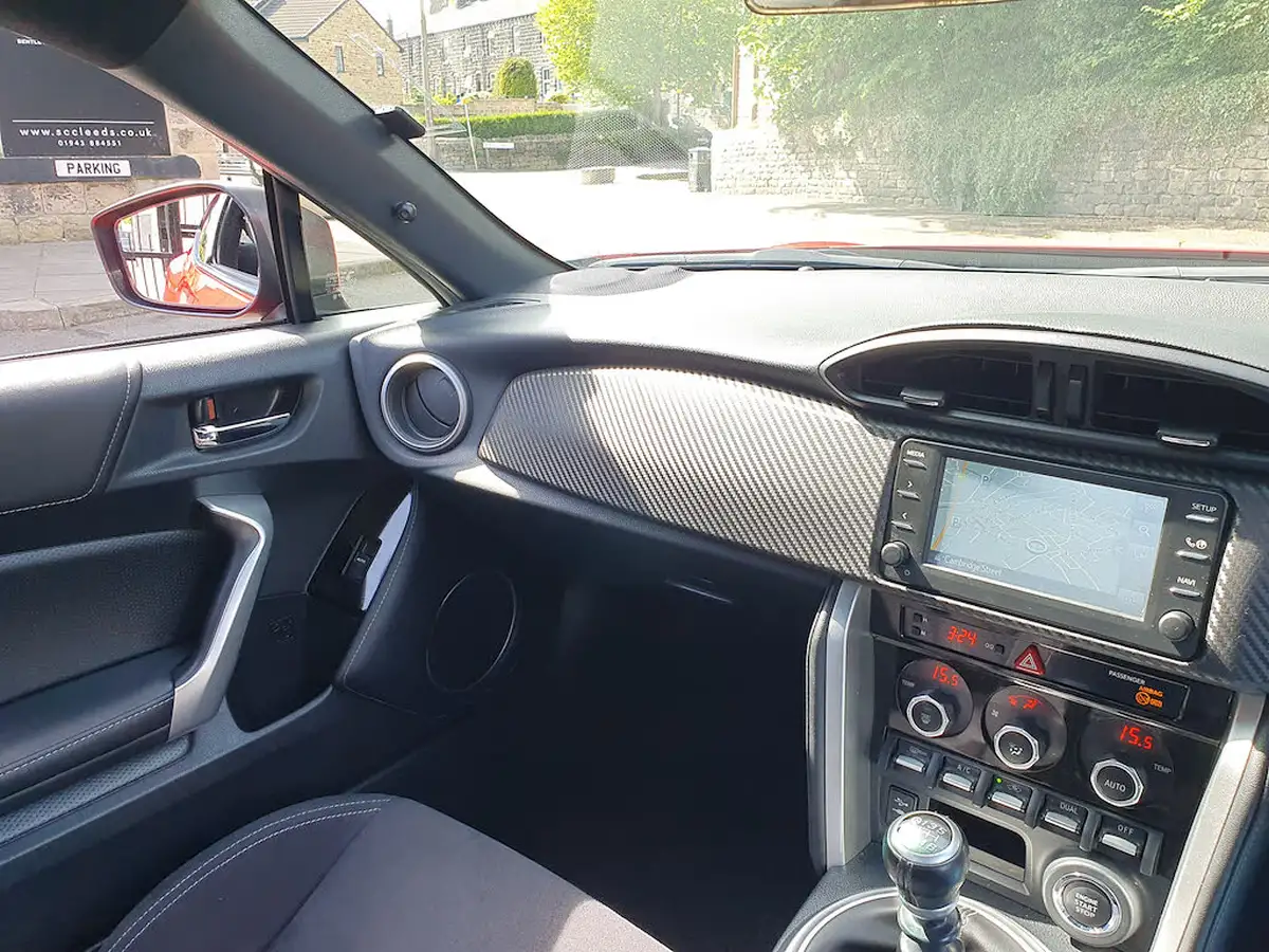 2016-toyota-gt86-20-gt86-2d-big-35