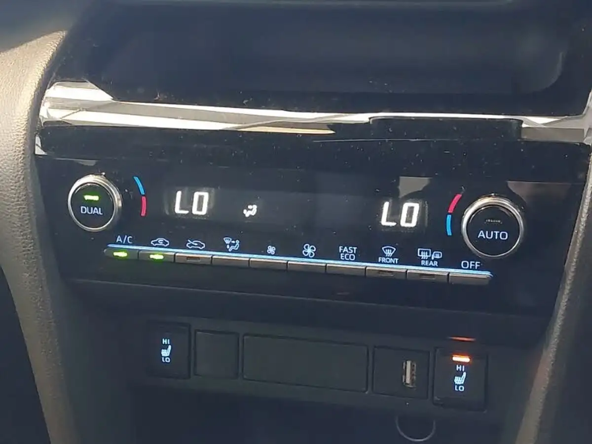 2022-toyota-yaris-cross-15-vvt-i-dynamic-big-15