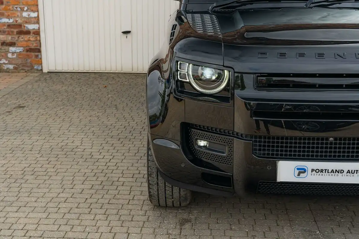 2023-land-rover-110-defender-30-d300-x-dynamic-hse-big-5