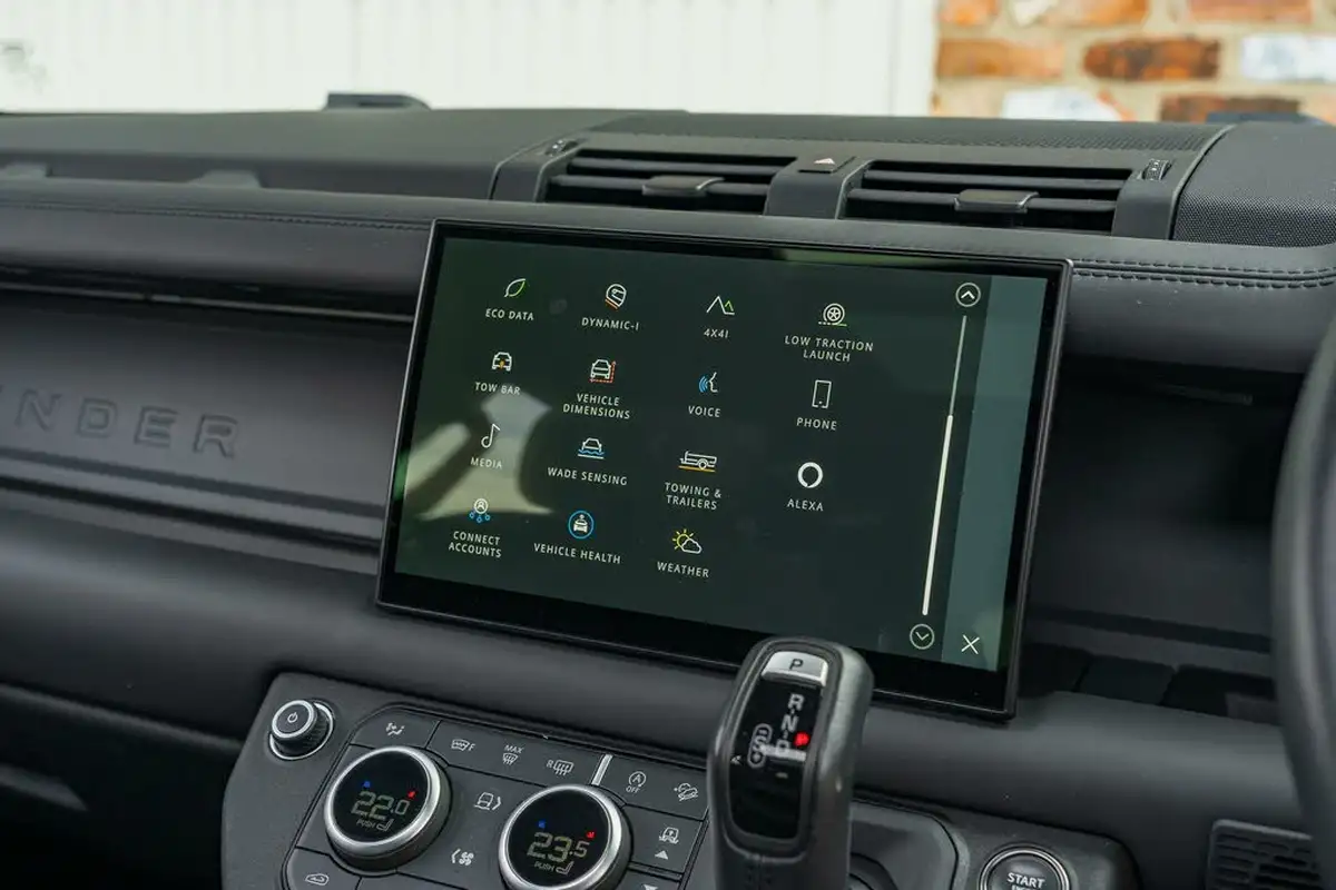 2023-land-rover-110-defender-30-d300-x-dynamic-hse-big-53