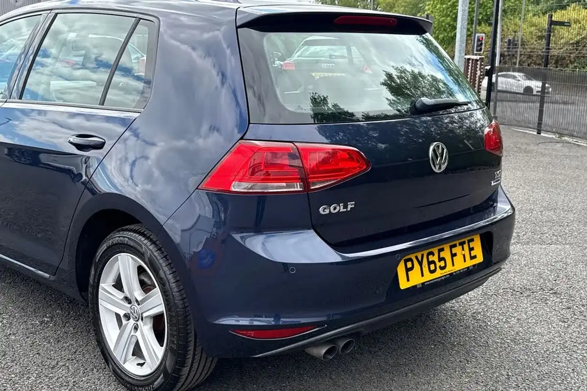 2016-volkswagen-golf-14-match-5d-big-7