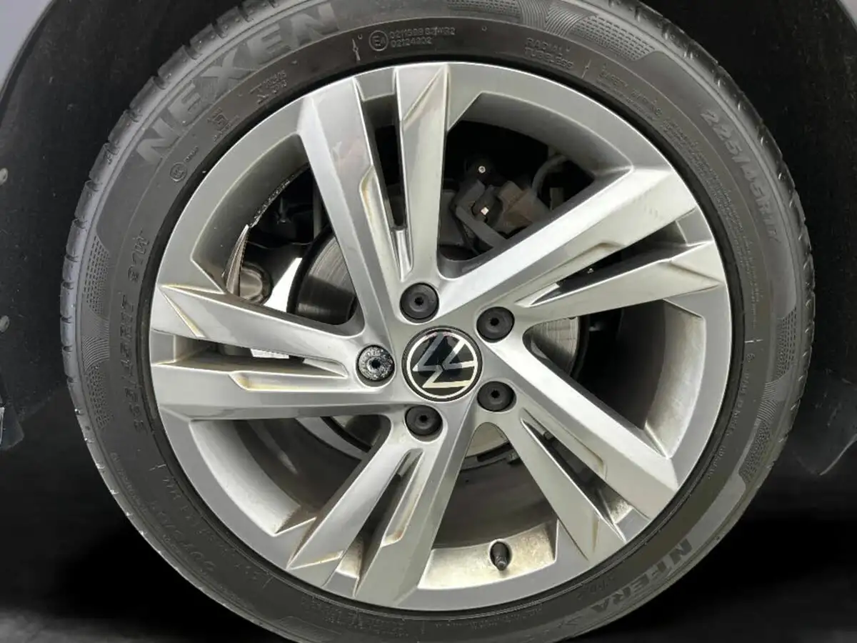 2022-volkswagen-golf-15-tsi-r-line-130ps-hatchback-big-10