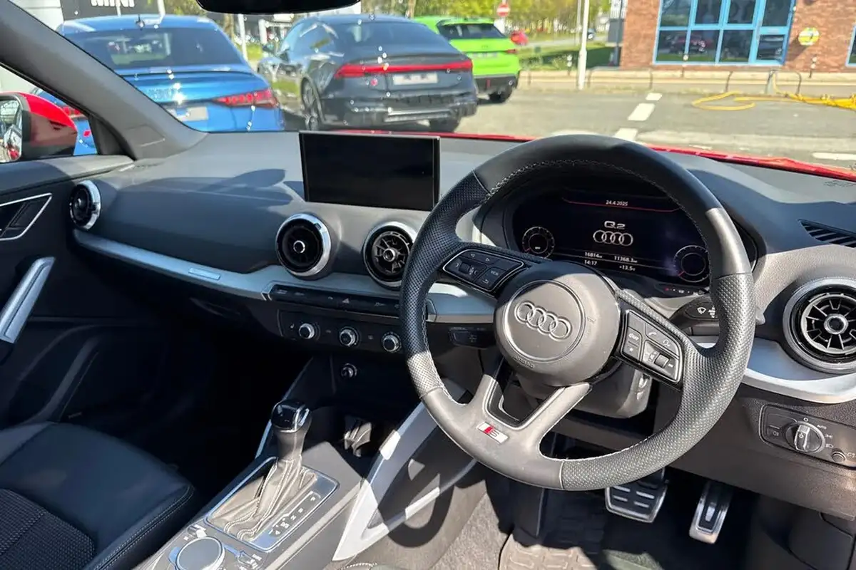 2022-audi-q2-15-35-tfsi-s-line-tronic-big-17