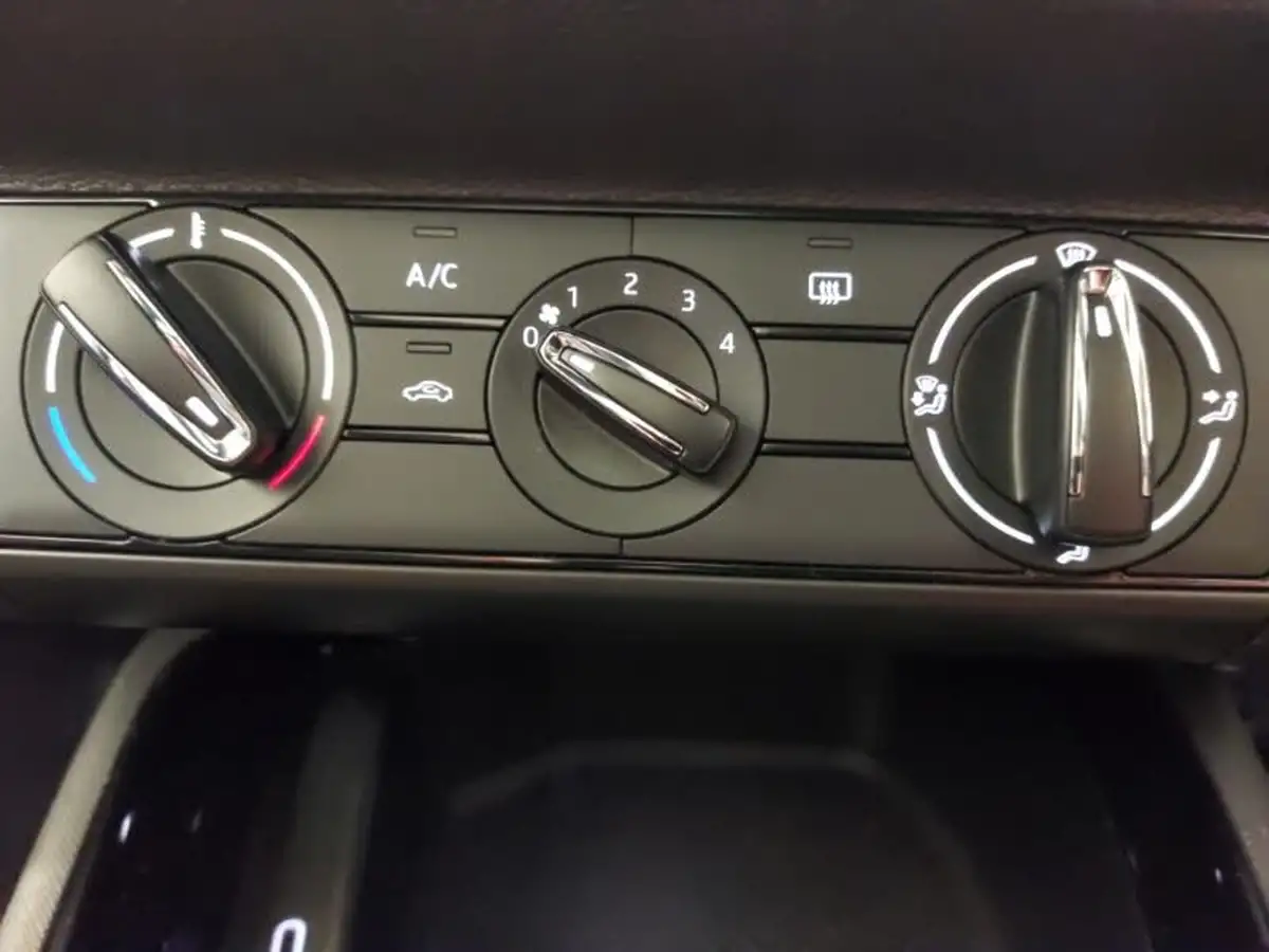 2022-skoda-kamiq-15-tsi-monte-carlo-dsg-big-12