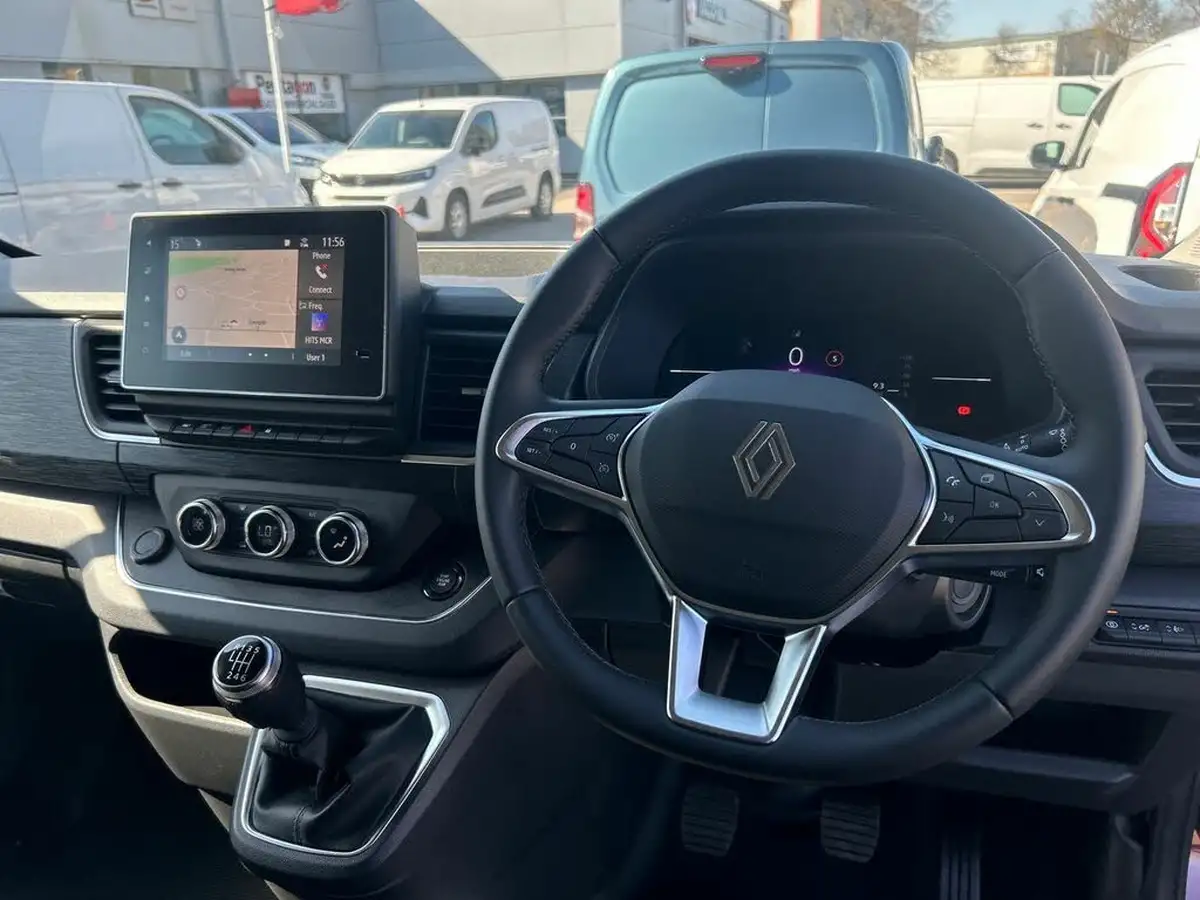 2025-renault-trafic-20dci-ll30-150-extra-sport-panel-big-17