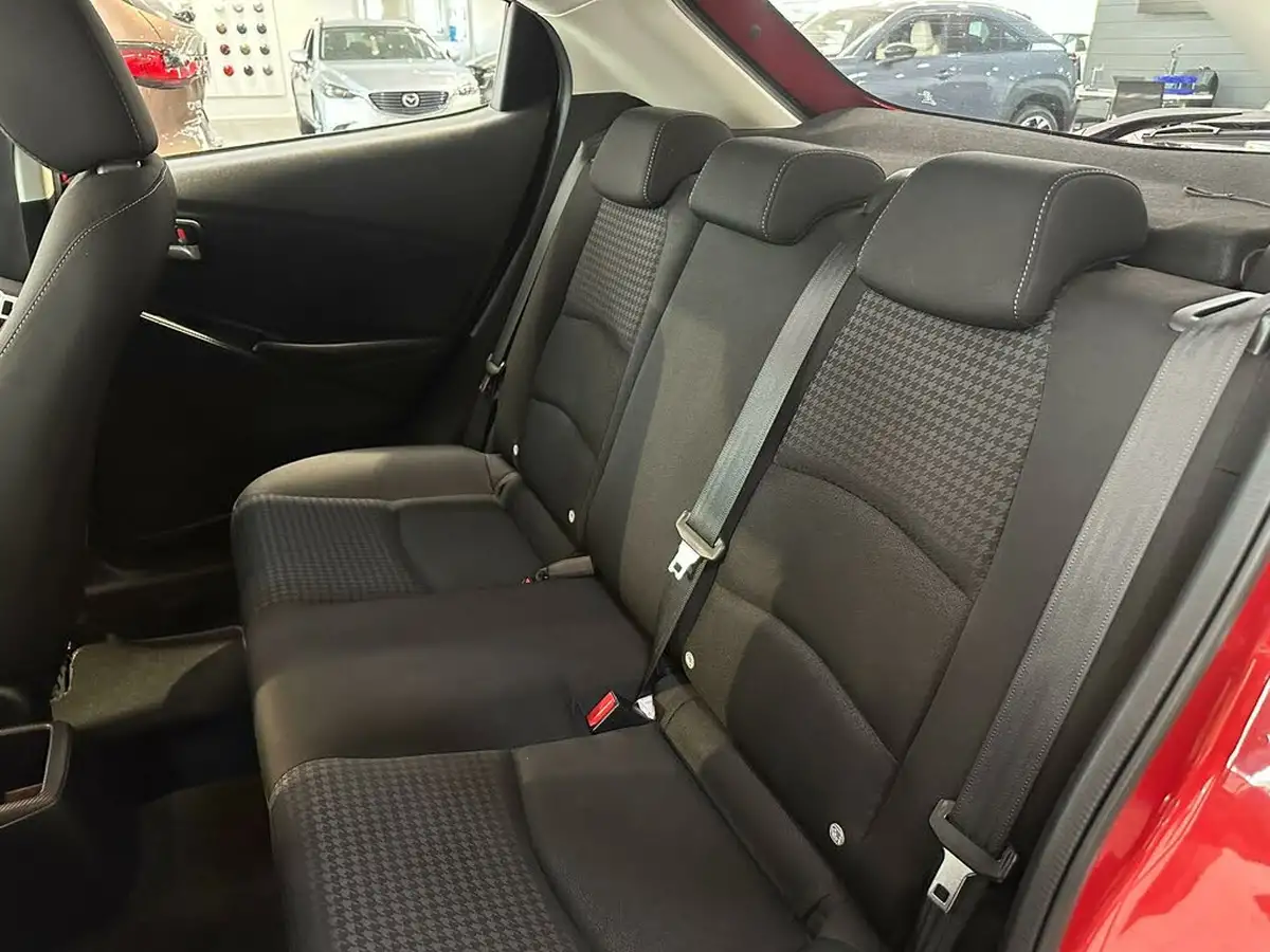 2018-mazda-mazda2-15-se-l-big-8