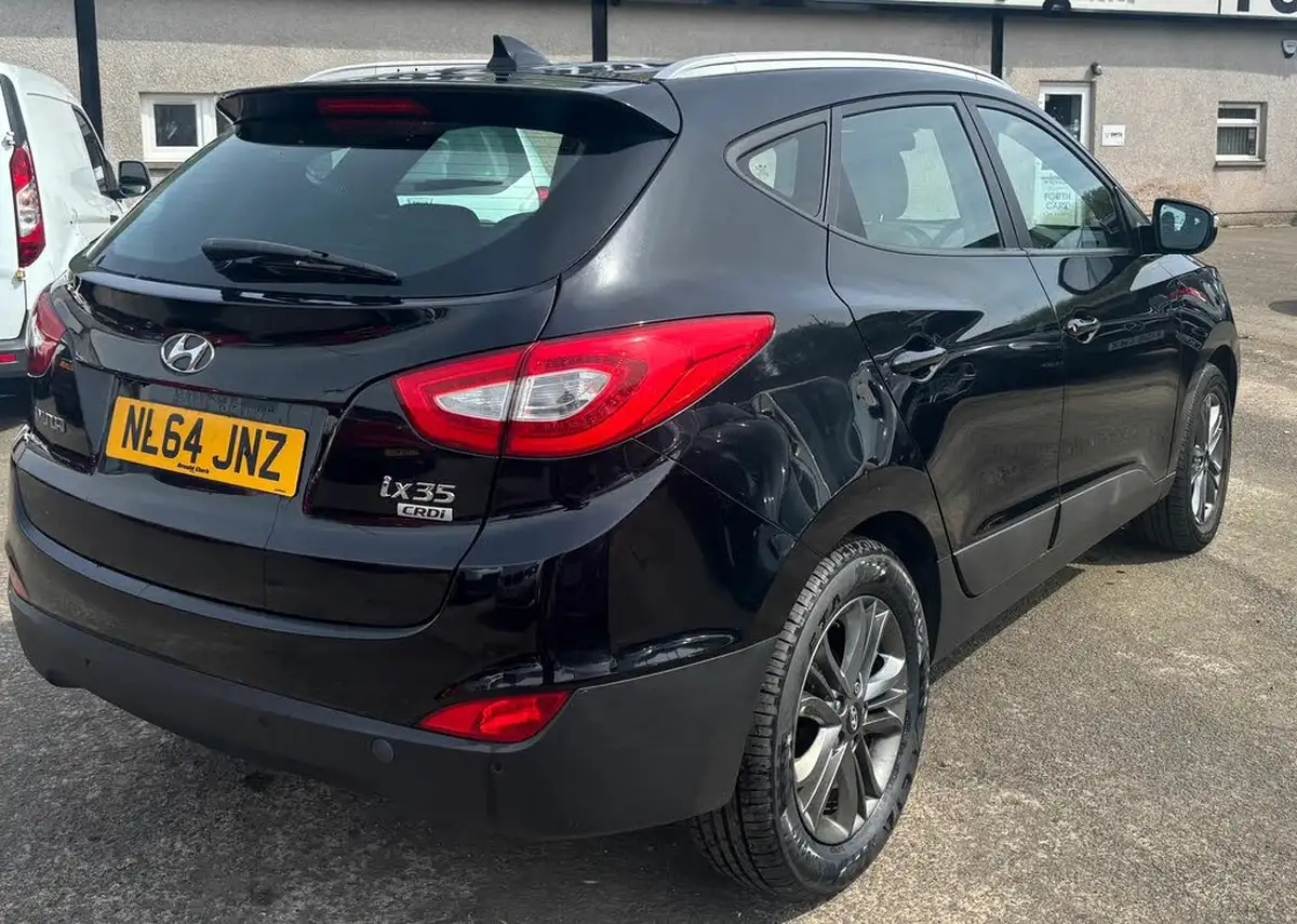 2014-hyundai-ix35-17td-se-nav-big-10