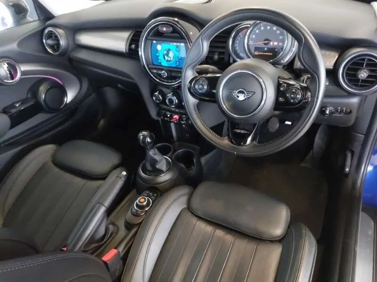 2020-mini-cooper-15-cooper-exclusive-hatchback-3d-big-5
