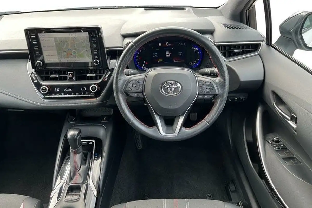 2021-toyota-corolla-18-vvt-i-gr-sport-trk-hatchback-big-10