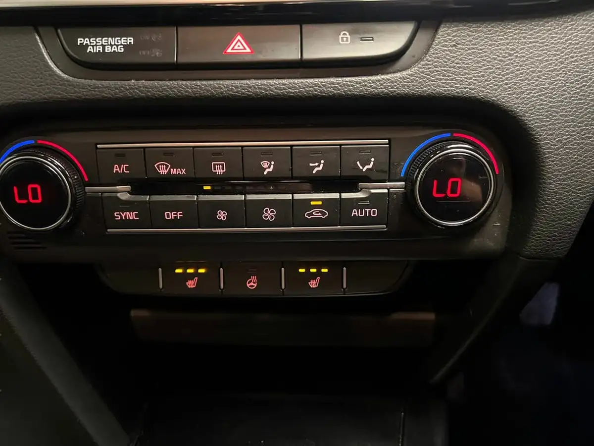2022-kia-xceed-15-t-gdi-3-big-18