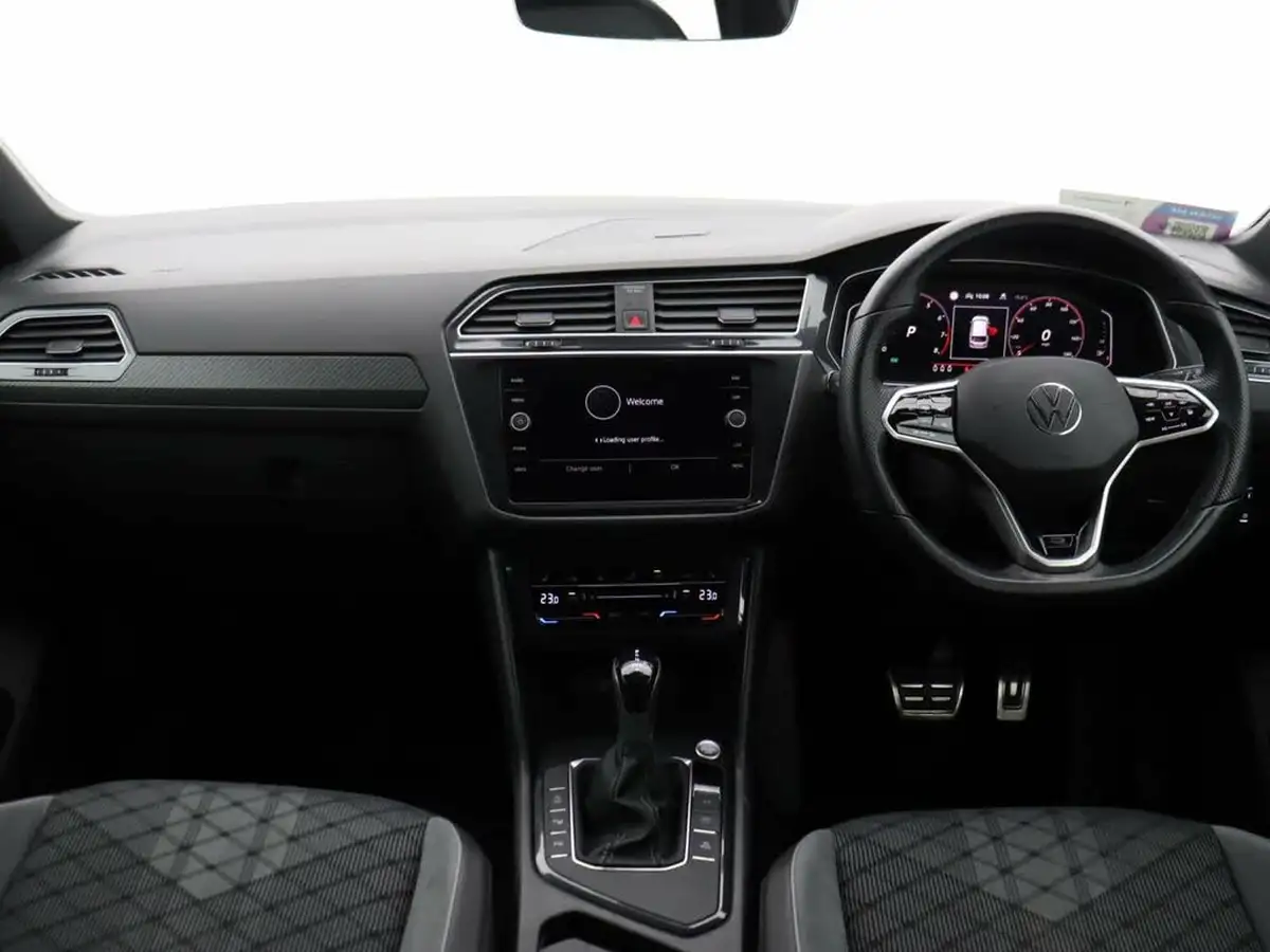 2021-volkswagen-tiguan-15-tsi-r-line-big-12