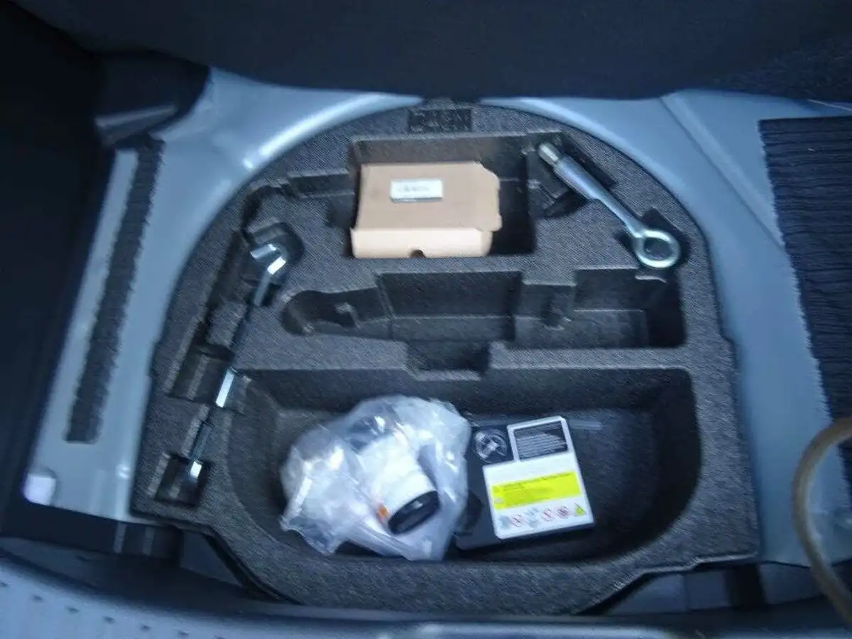 2022-mazda-mazda2-15-e-skyactiv-g-sport-big-30