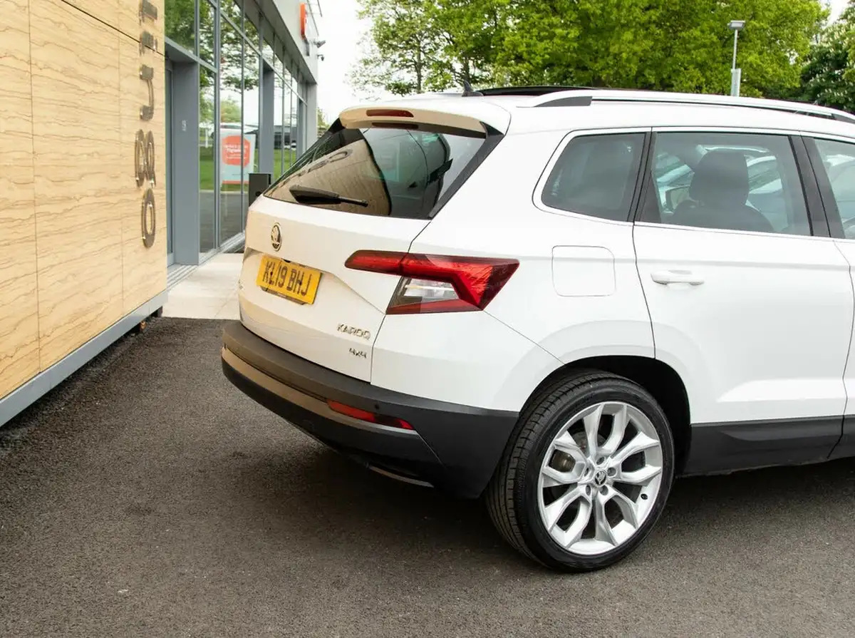 2019-skoda-karoq-20tdi-edition-150ps-4x4-big-7
