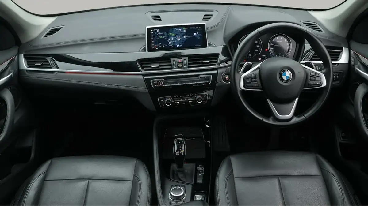 2021-bmw-x1-20-sdrive20i-xline-big-13