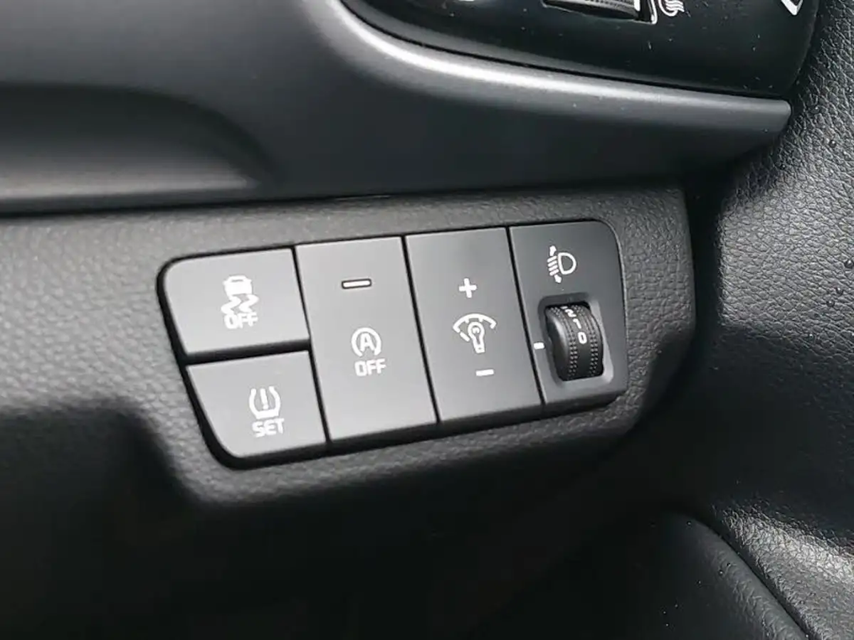 2024-kia-stonic-10-t-gdi-3-98bhp-dct-big-12