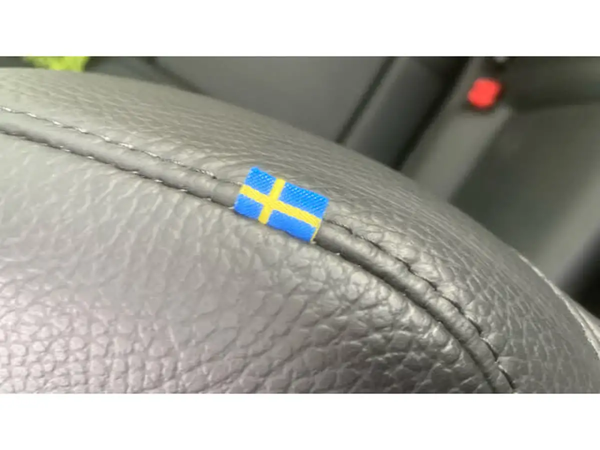 2024-volvo-xc60-20-b5-plus-big-21