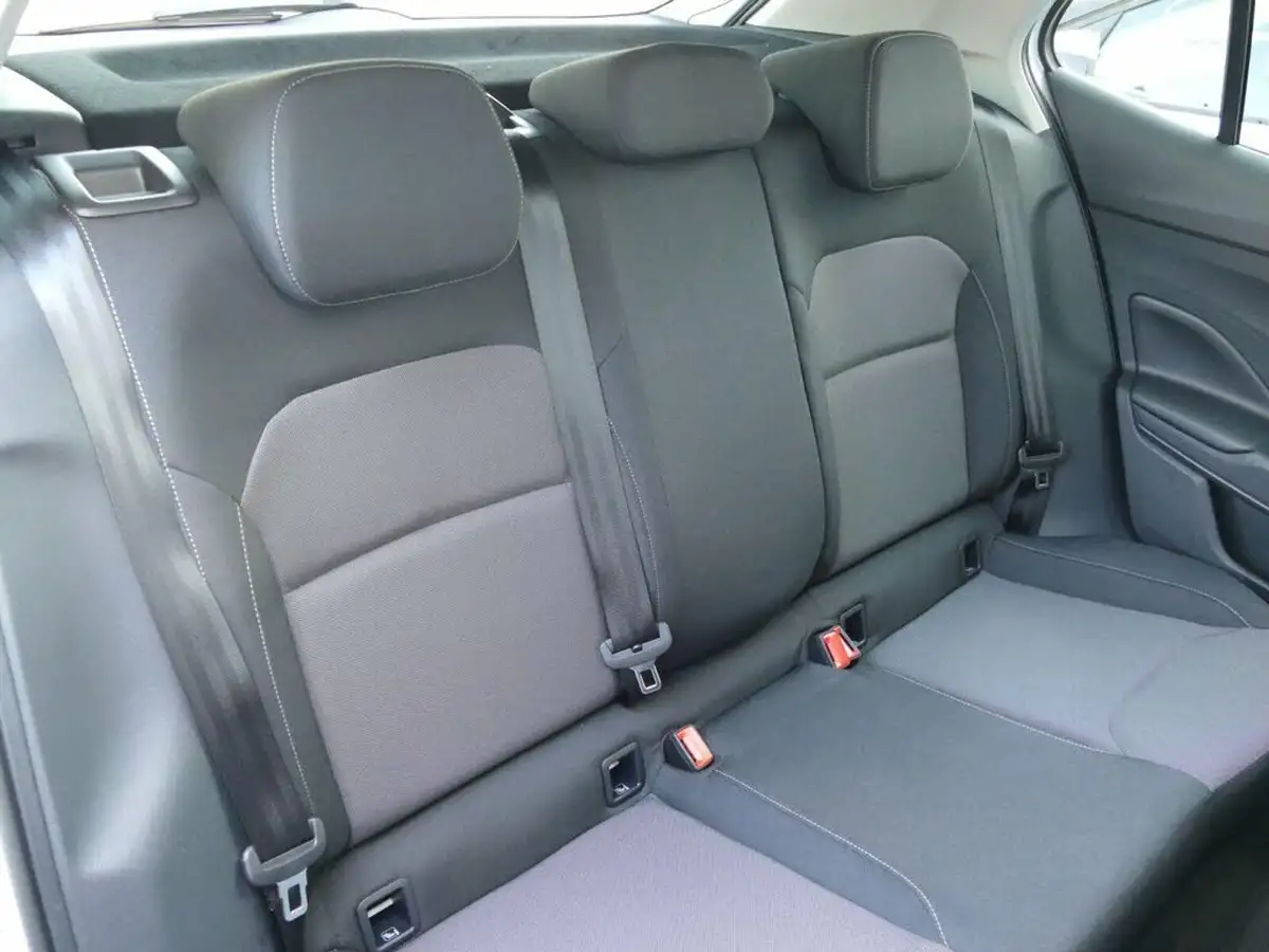 2025-skoda-fabia-10-tsi-design-edition-116ps-dsg-big-11