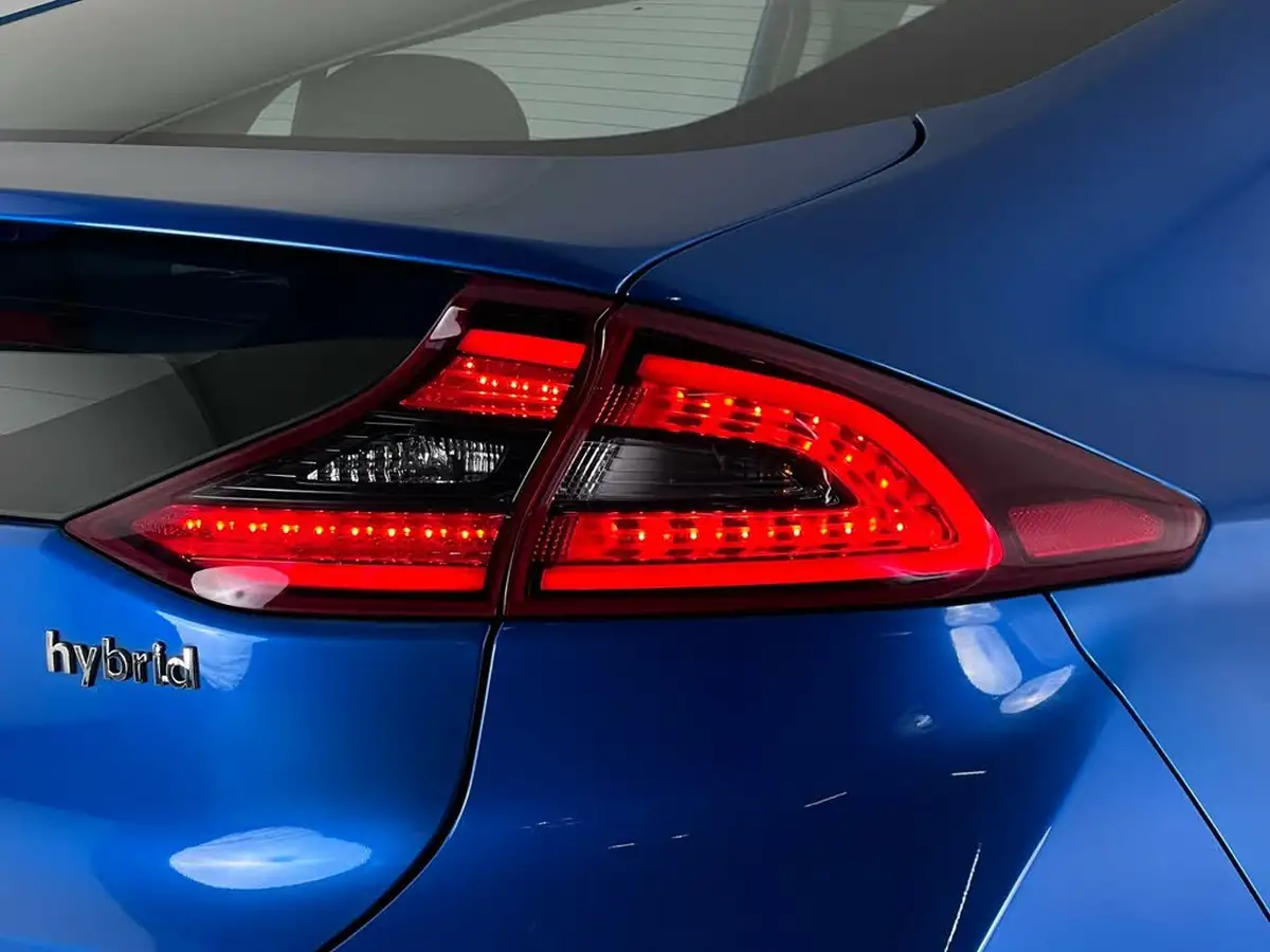2017-hyundai-ioniq-16-gdi-premium-se-hybrid-big-9
