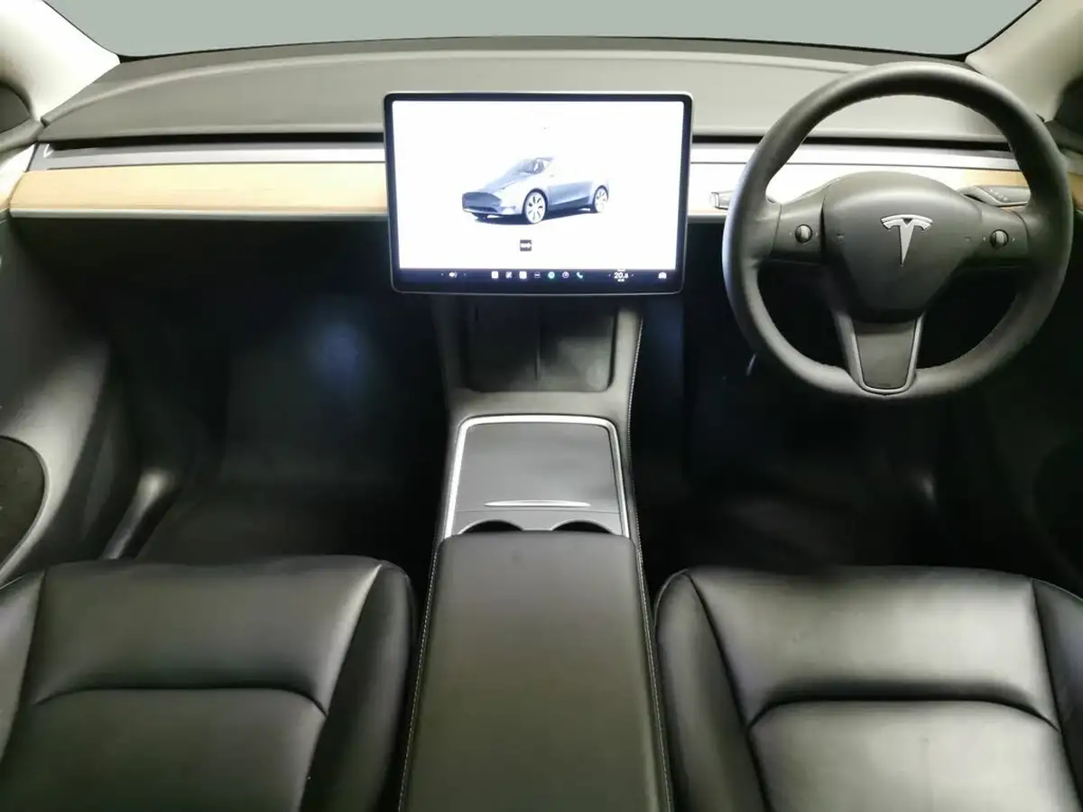 2022-tesla-model-y-e-long-range-big-2