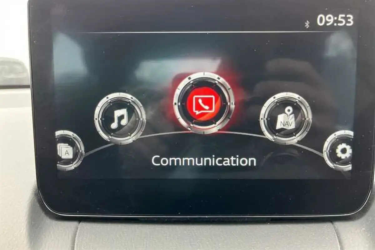 2023-mazda-mazda2-15-e-skyactiv-g-centre-line-big-39