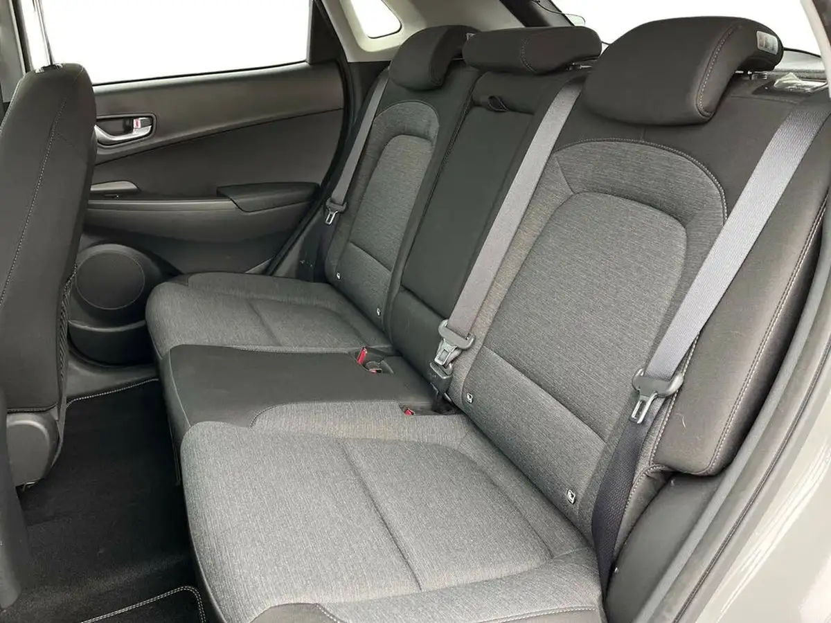 2022-hyundai-kona-e-premium-204ps-64kwh-7kw-obc-big-21