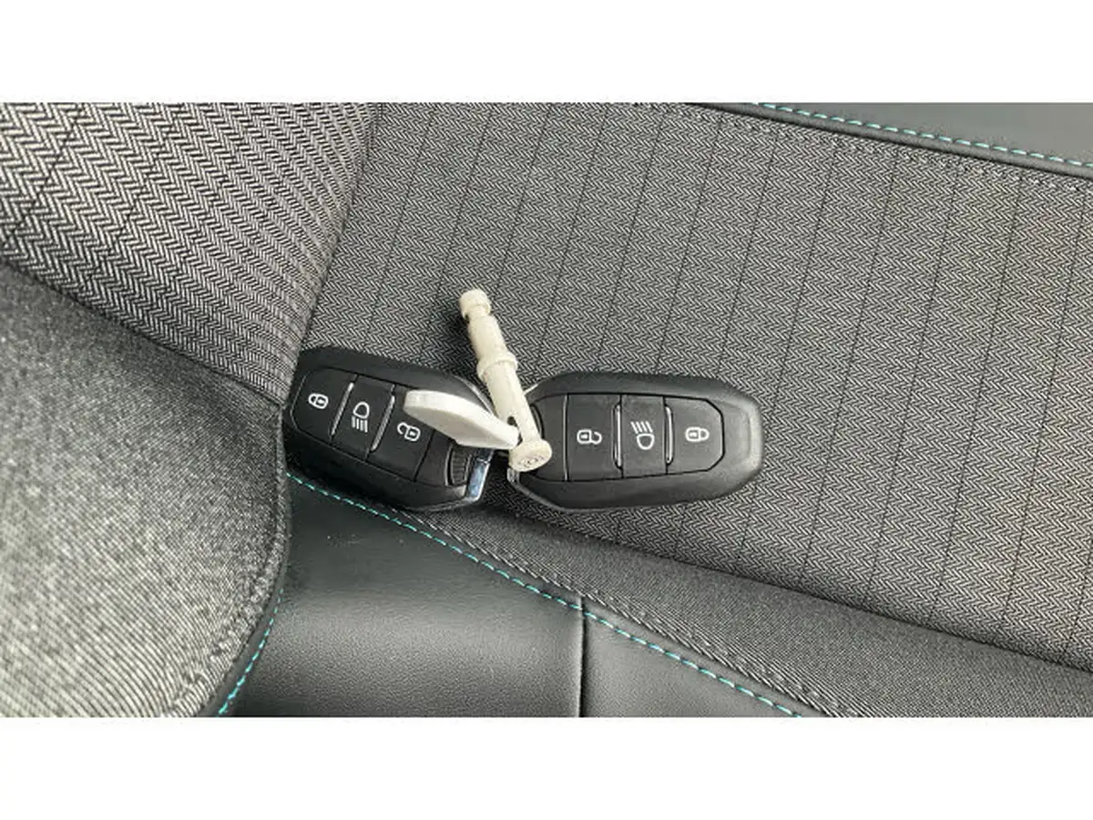 2023-peugeot-208-12-puretech-allure-premium-100ps-big-19