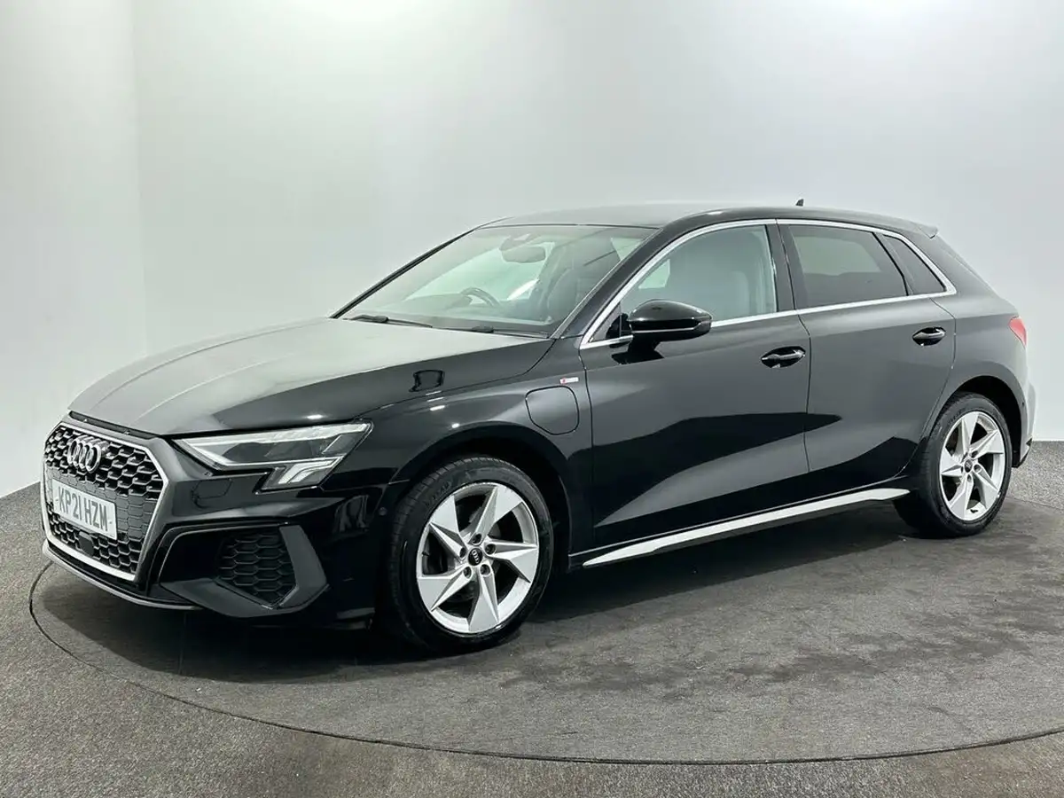 2021-audi-a3-14-40-tfsi-e-s-line-big-3