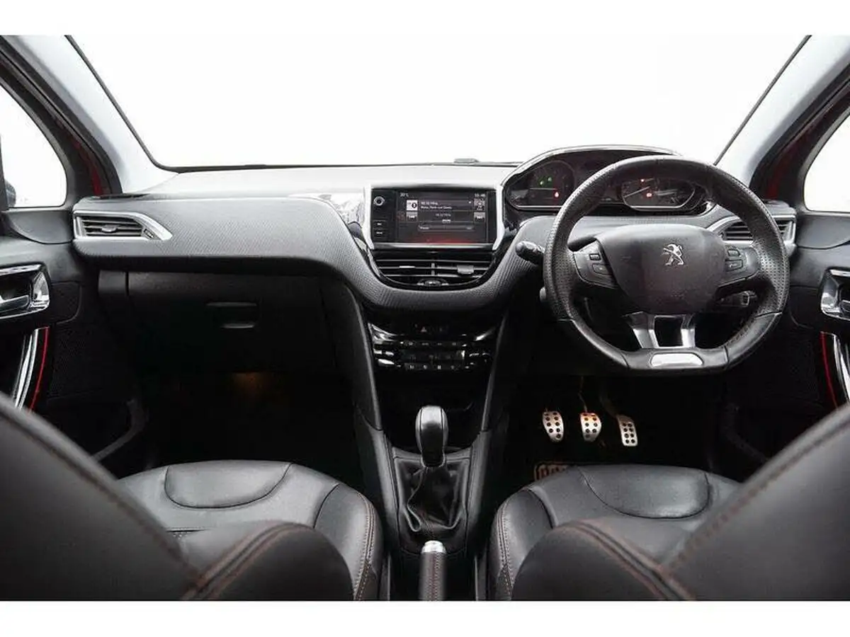 2016-peugeot-208-12-puretech-gt-line-5d-big-24