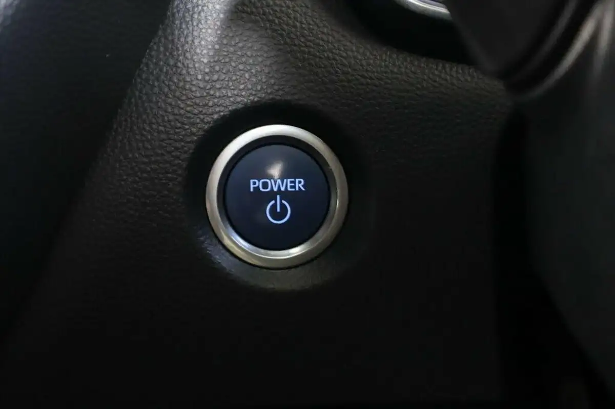 2021-toyota-corolla-18-vvt-i-icon-tech-spare-wheel-touring-sports-5d-big-18