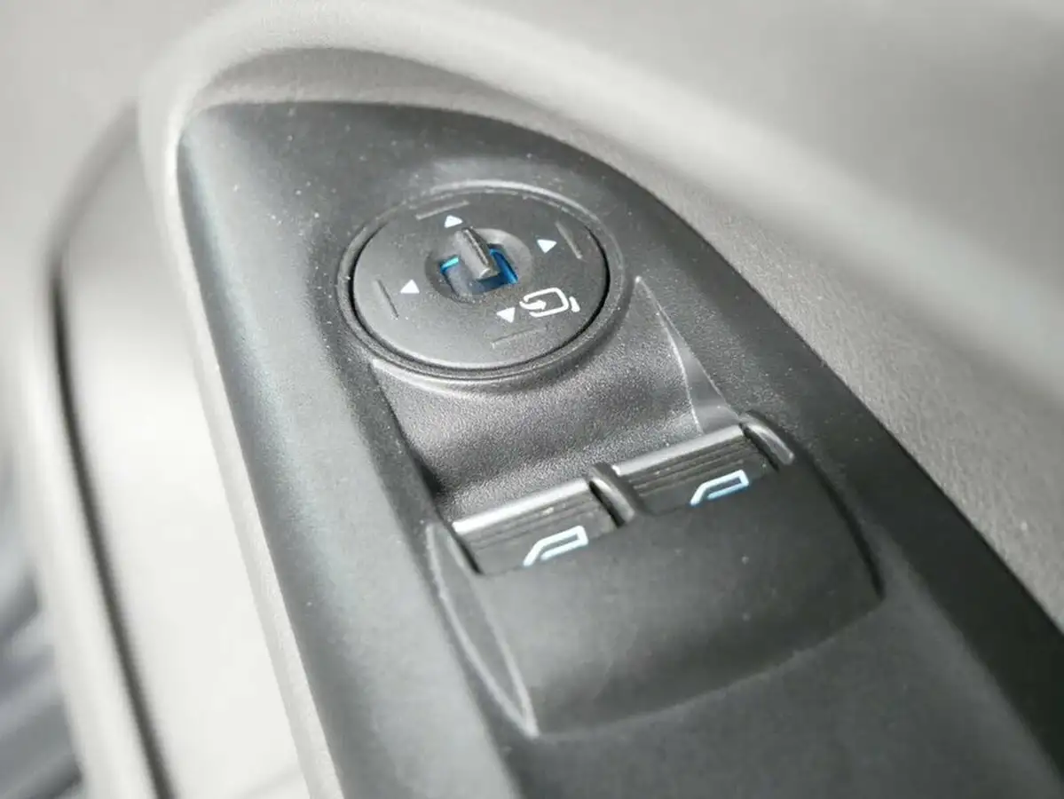 2020-ford-transit-connect-15-ecoblue-l1-200-limited-big-30