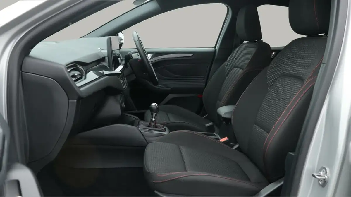 2022-ford-focus-10t-st-line-125ps-hatchback-big-14