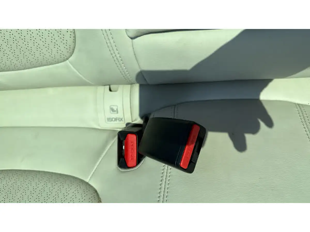 2015-jaguar-xe-20-portfolio-big-16