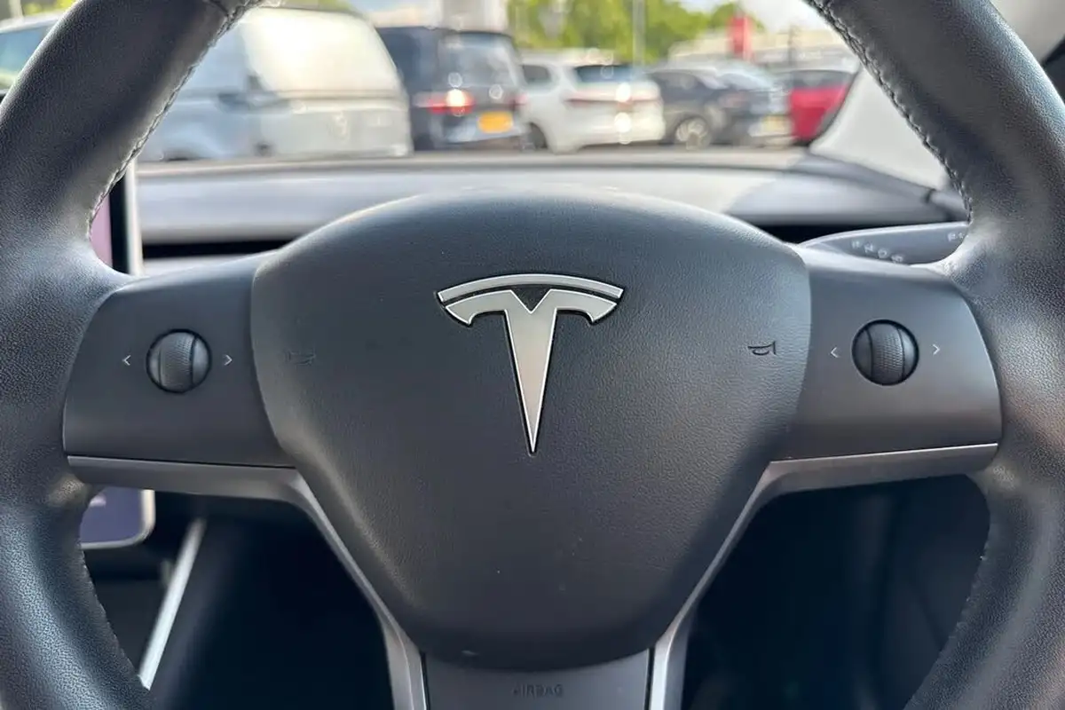 2019-tesla-model-3-e-long-range-4x4-big-39