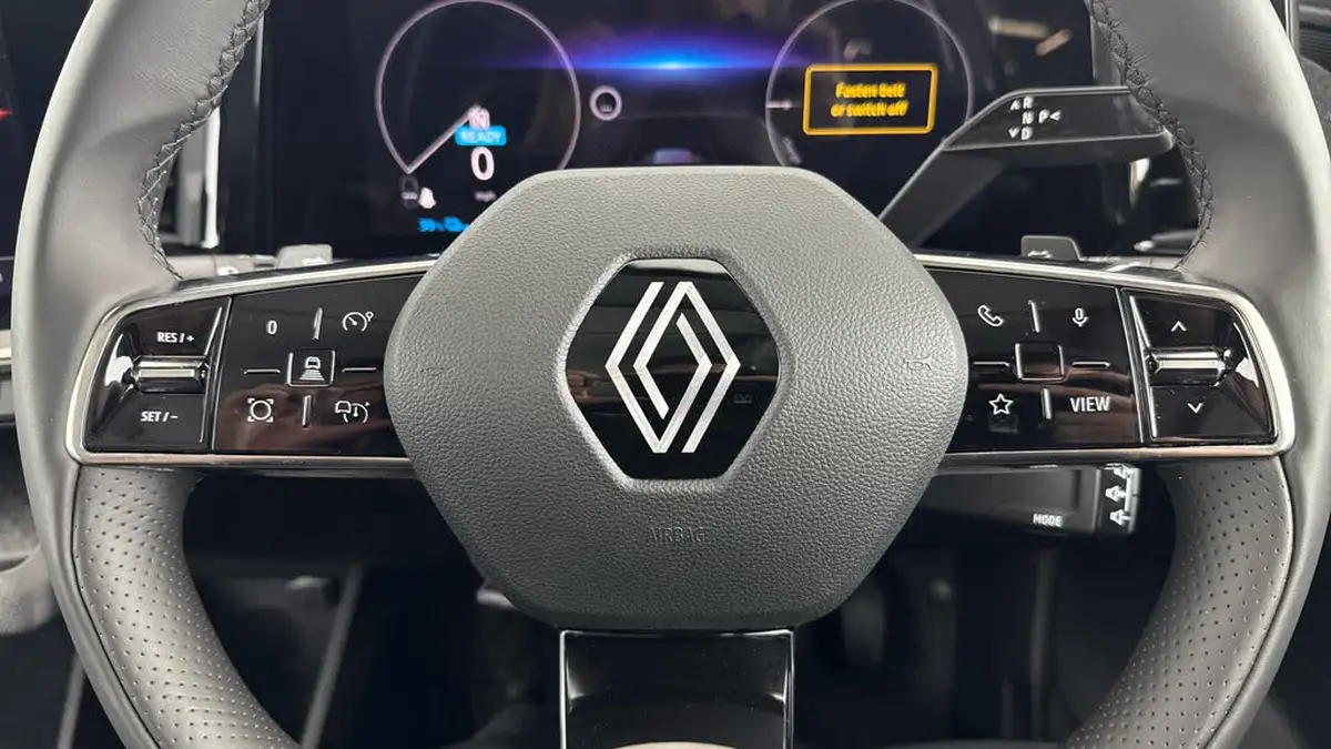 2024-renault-megane-e-tech-e-equilibre-big-21