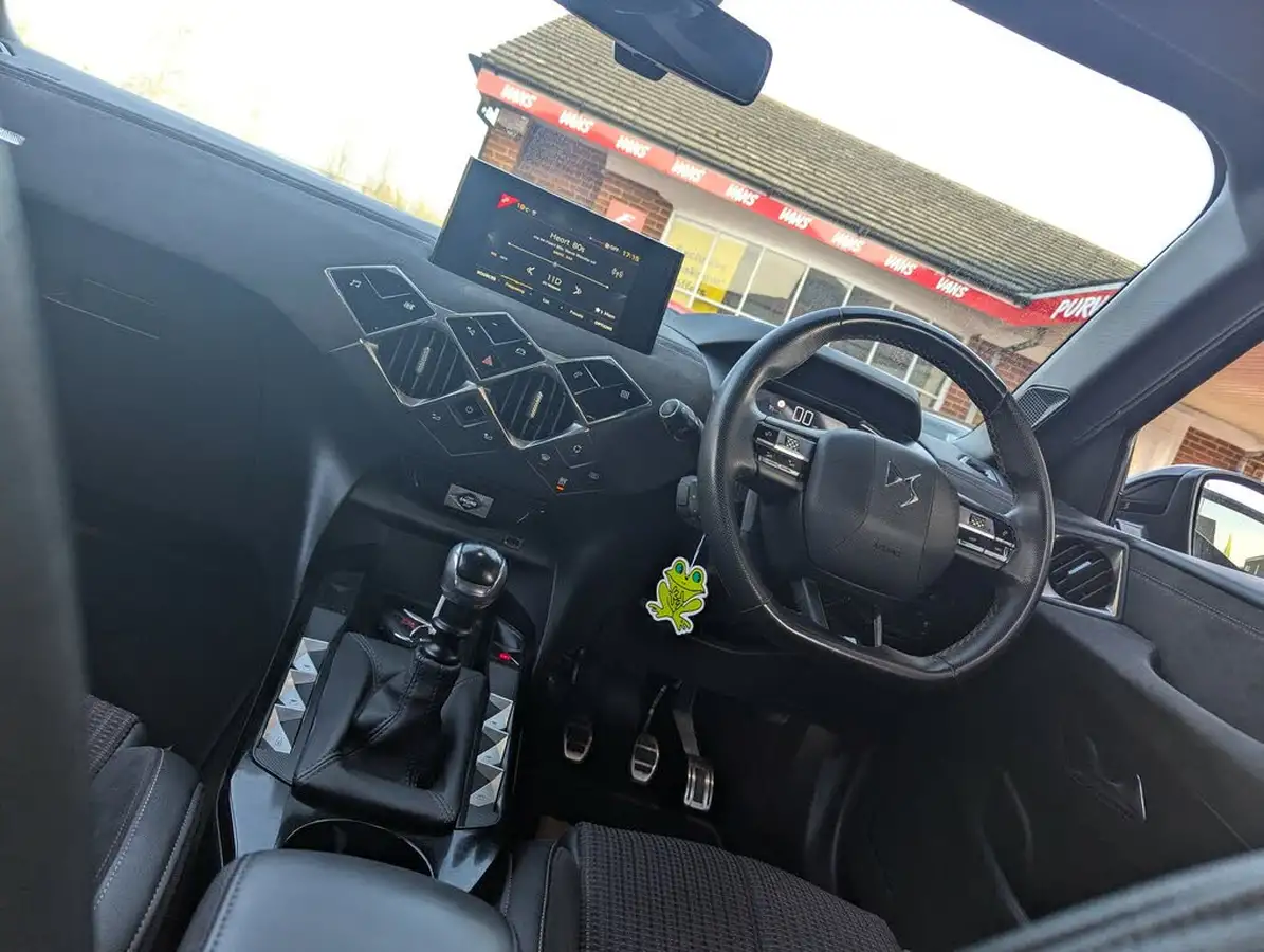 2019-ds-ds-3-crossback-12-puretech-performance-line-100ps-big-11