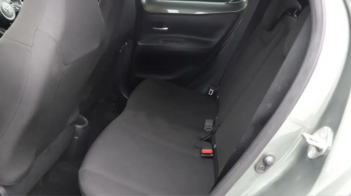 2023-toyota-aygo-x-10-vvt-i-edge-big-15