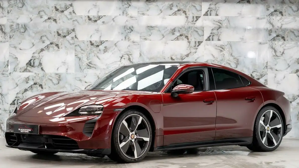 2020-porsche-taycan-e-turbo-big-4