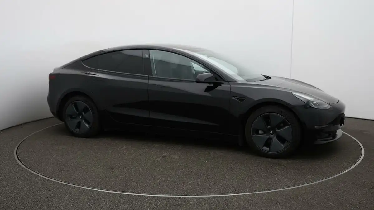 2021-tesla-model-3-e-long-range-awd-big-38