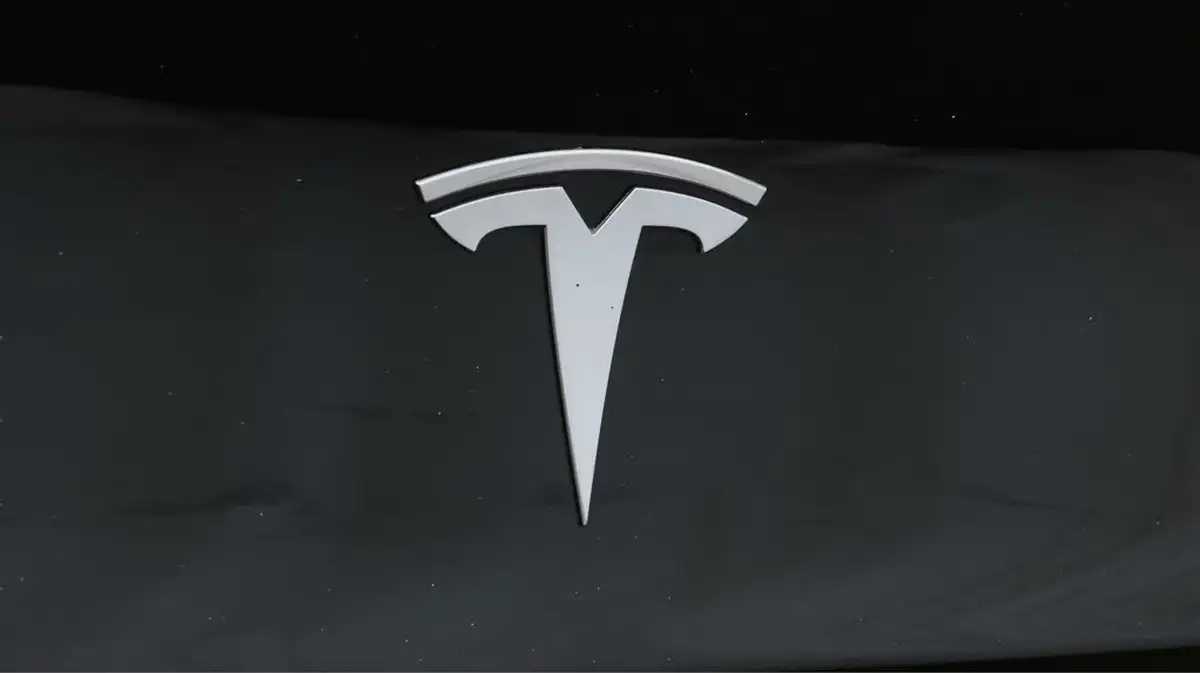 2021-tesla-model-3-e-long-range-awd-big-21